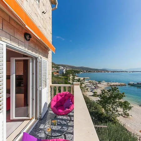 Marko Beachfront Seget Apartament