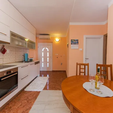 Marko Beachfront Seget Trogir