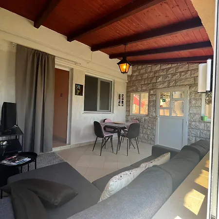 Marko Beachfront Seget Apartament *