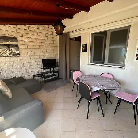 Marko Beachfront Seget *