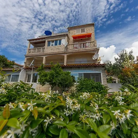 Marko Beachfront Seget Trogir