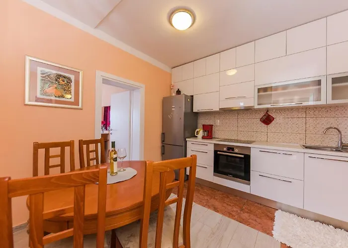 Appartamento Marko Beachfront Seget *