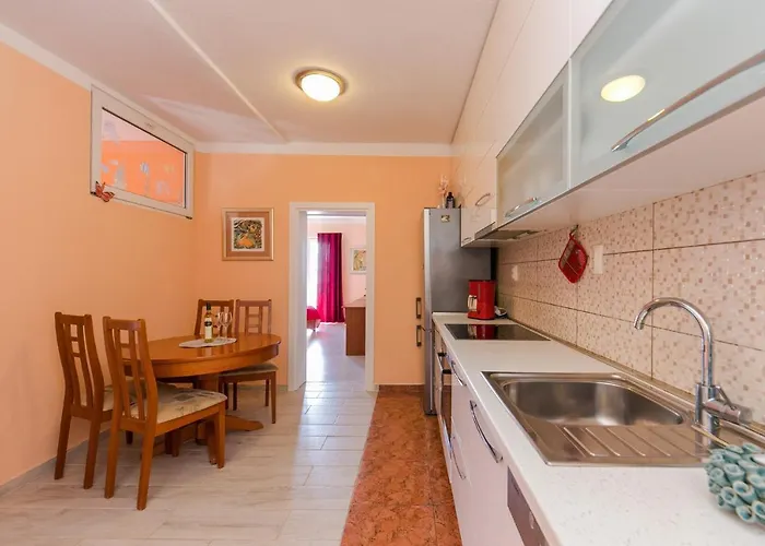 Appartamento Marko Beachfront Seget