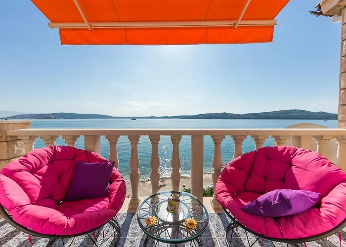 Marko Beachfront Seget Appartamento *