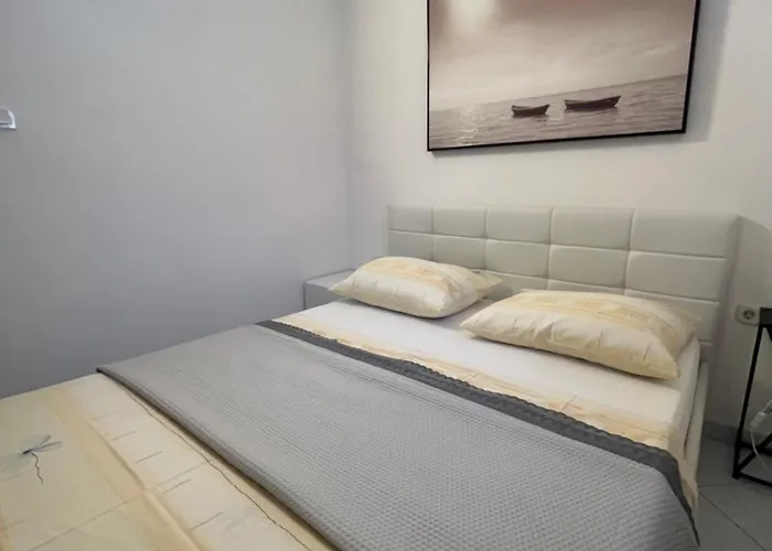 Marko Beachfront Seget Appartamento *