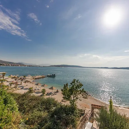 Marko Beachfront Seget Apartamento *