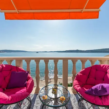 Marko Beachfront Seget Apartmán *