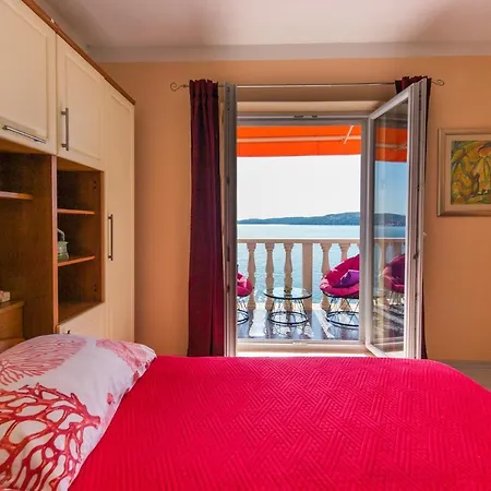 Apartamento Marko Beachfront Seget