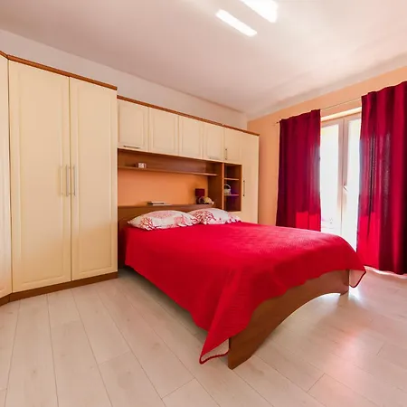 Marko Beachfront Seget Apartamento Trogir