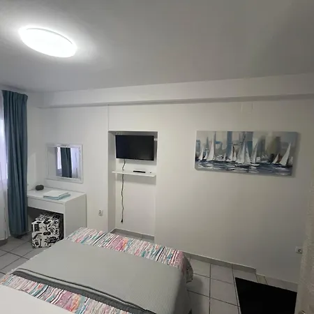 Marko Beachfront Seget Apartmán