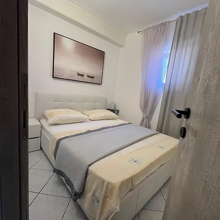 Marko Beachfront Seget Apartmán *