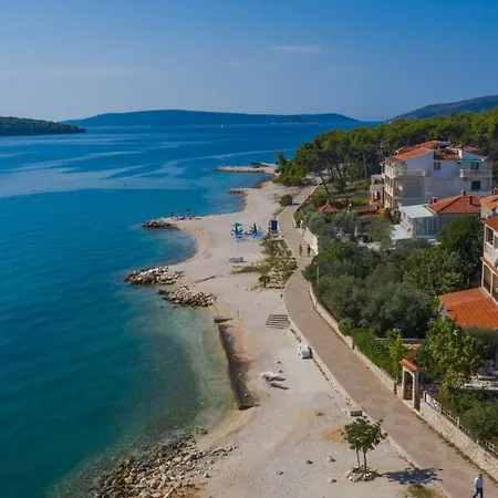 Apartamento Marko Beachfront Seget *
