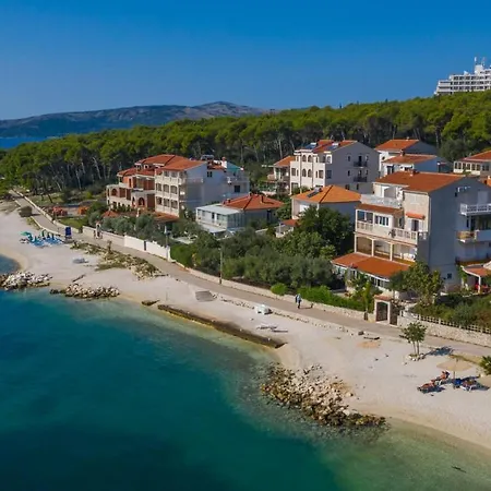 Marko Beachfront Seget Apartamento Trogir