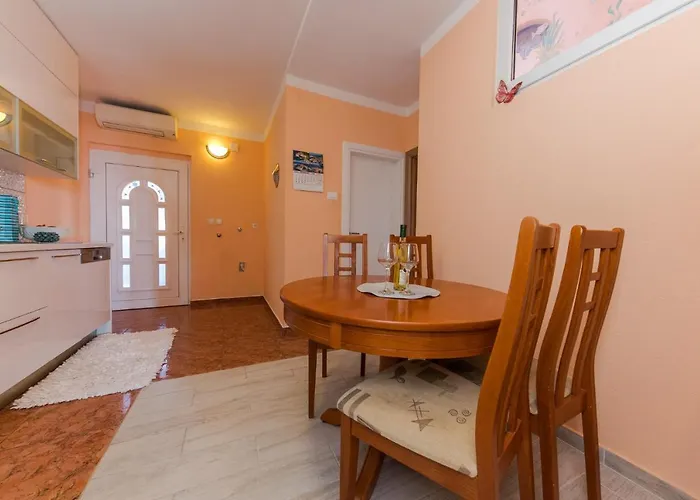 Marko Beachfront Seget Lägenhet