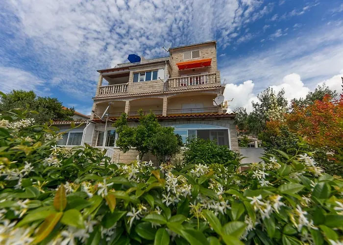 Marko Beachfront Seget Trogir