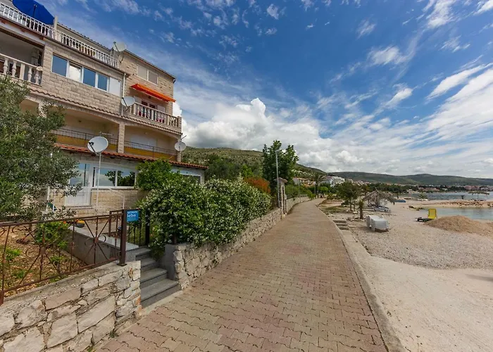 Marko Beachfront Seget Appartement Trogir
