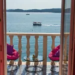 Apartment Marko Beachfront Seget Trogir