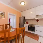 Apartment Marko Beachfront Seget *