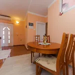 Marko Beachfront Seget Apartment