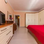 Marko Beachfront Seget Apartment *