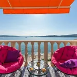 Marko Beachfront Seget Apartment *