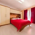 Marko Beachfront Seget Apartment Trogir