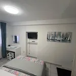 Marko Beachfront Seget Apartment